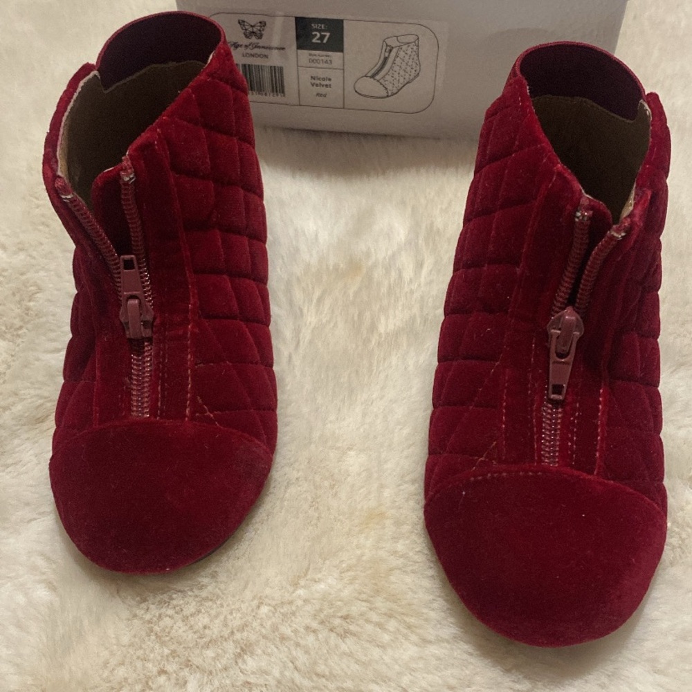 Age of innocence brand 
Red Quilted Kids Shoes Like new only use one time